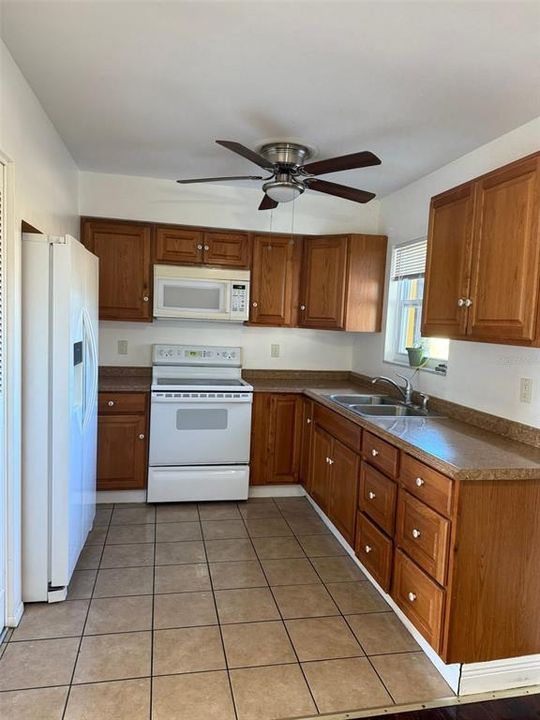 En Venta: $190,000 (2 camas, 1 baños, 1079 Pies cuadrados)