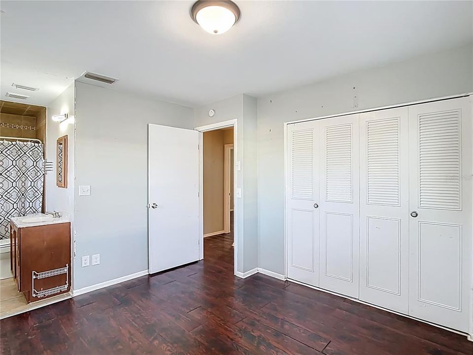 Под контрактом: $190,000 (3 спален, 2 ванн, 1079 Квадратных фут)