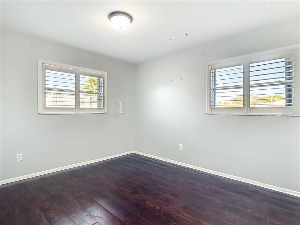 Под контрактом: $190,000 (3 спален, 2 ванн, 1079 Квадратных фут)