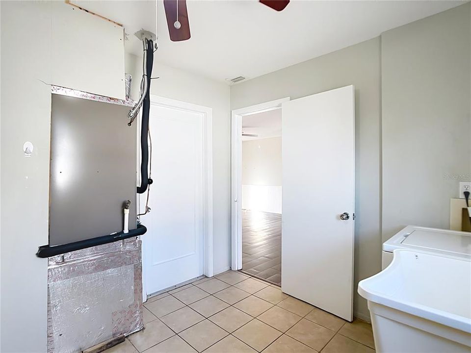 Под контрактом: $190,000 (3 спален, 2 ванн, 1079 Квадратных фут)