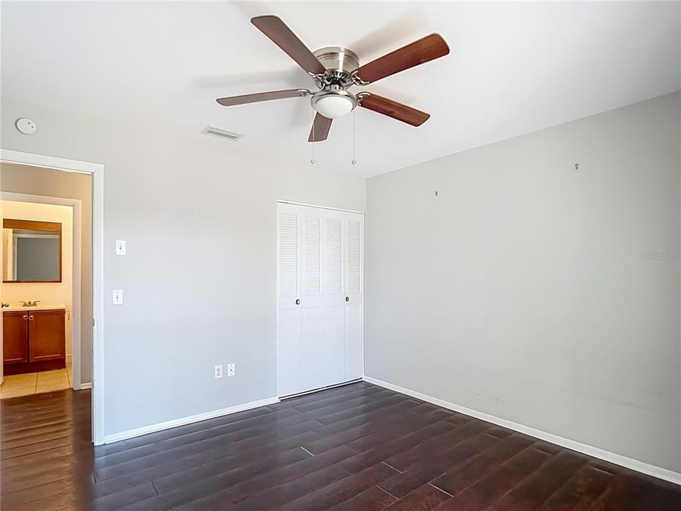 Под контрактом: $190,000 (3 спален, 2 ванн, 1079 Квадратных фут)