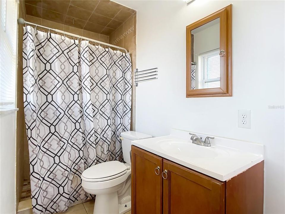 Под контрактом: $190,000 (3 спален, 2 ванн, 1079 Квадратных фут)