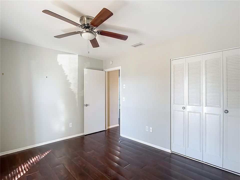 Под контрактом: $190,000 (3 спален, 2 ванн, 1079 Квадратных фут)