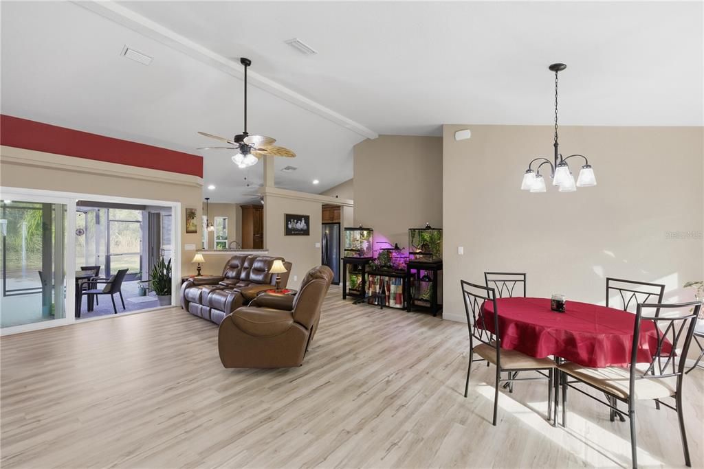 En Venta: $725,000 (3 camas, 2 baños, 1646 Pies cuadrados)