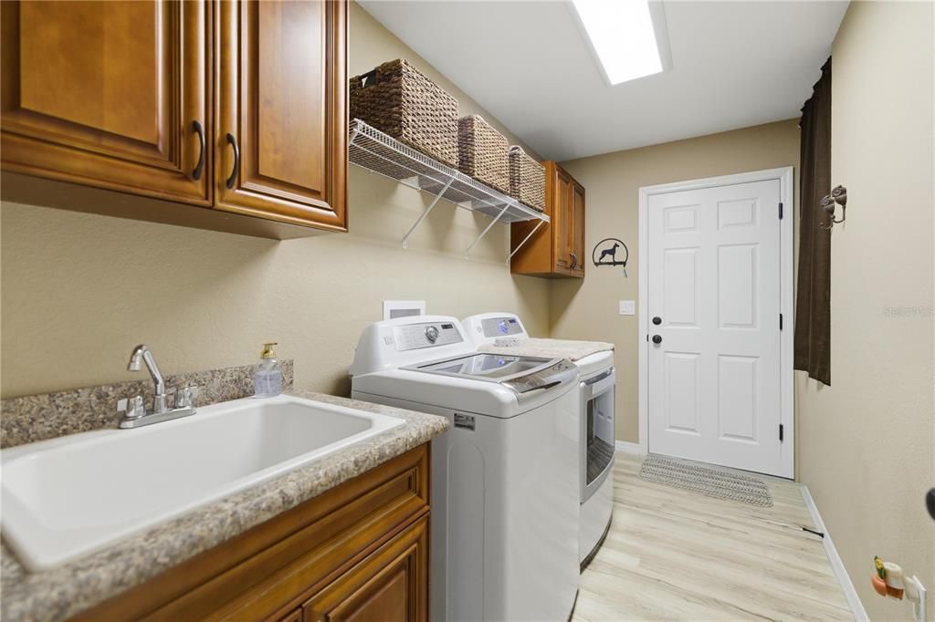 En Venta: $725,000 (3 camas, 2 baños, 1646 Pies cuadrados)