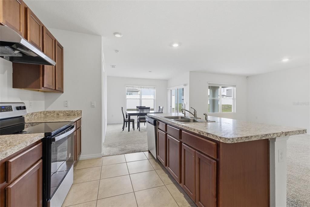 En Venta: $325,000 (3 camas, 2 baños, 1690 Pies cuadrados)