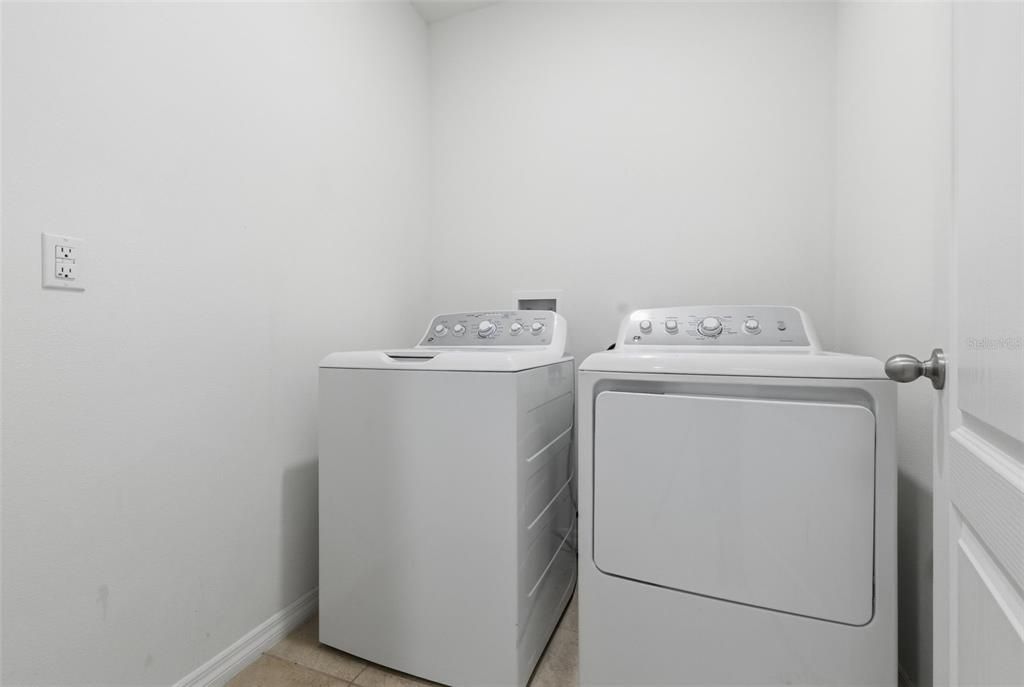 En Venta: $325,000 (3 camas, 2 baños, 1690 Pies cuadrados)