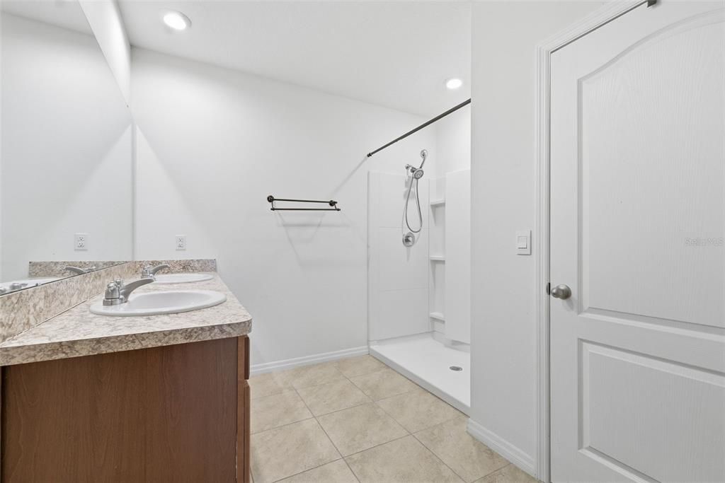 En Venta: $325,000 (3 camas, 2 baños, 1690 Pies cuadrados)