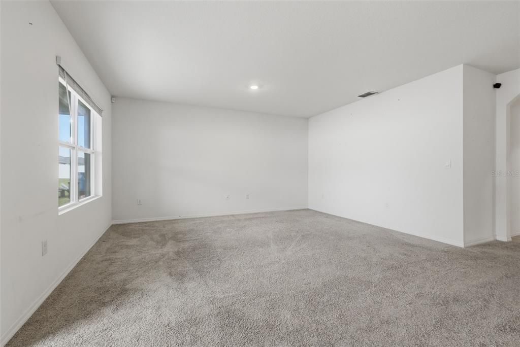 En Venta: $325,000 (3 camas, 2 baños, 1690 Pies cuadrados)