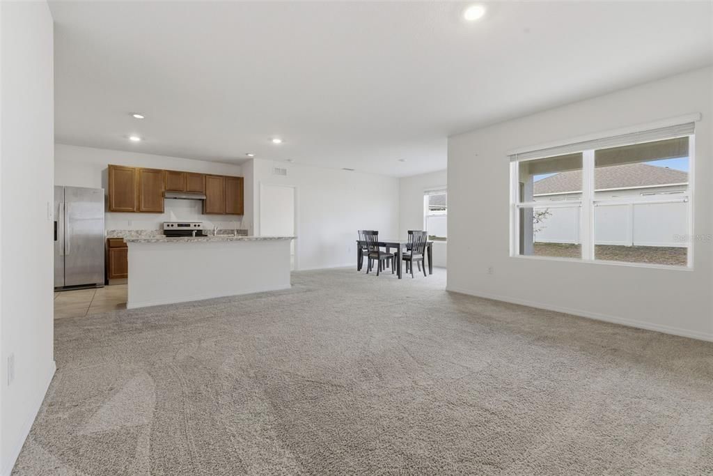 En Venta: $325,000 (3 camas, 2 baños, 1690 Pies cuadrados)