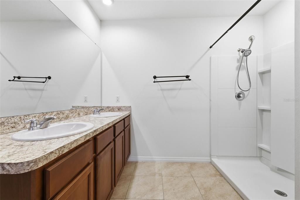 En Venta: $325,000 (3 camas, 2 baños, 1690 Pies cuadrados)