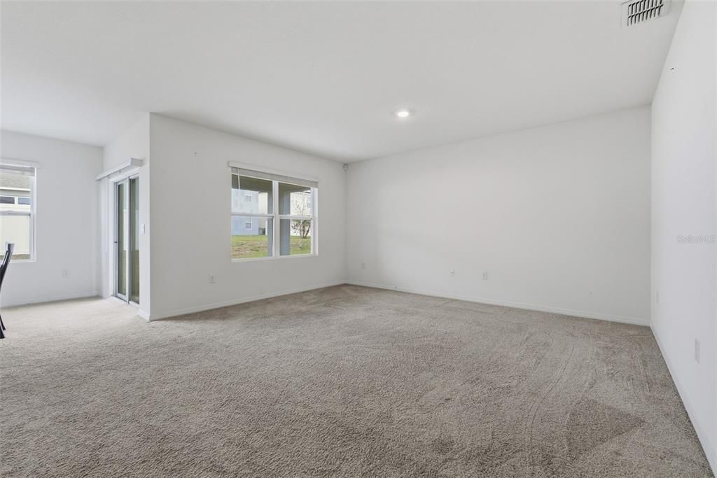 En Venta: $325,000 (3 camas, 2 baños, 1690 Pies cuadrados)