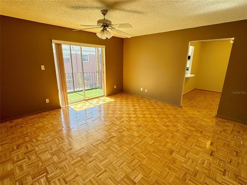 待售: $150,000 (2 贝兹, 2 浴室, 965 平方英尺)