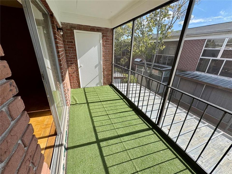 待售: $150,000 (2 贝兹, 2 浴室, 965 平方英尺)