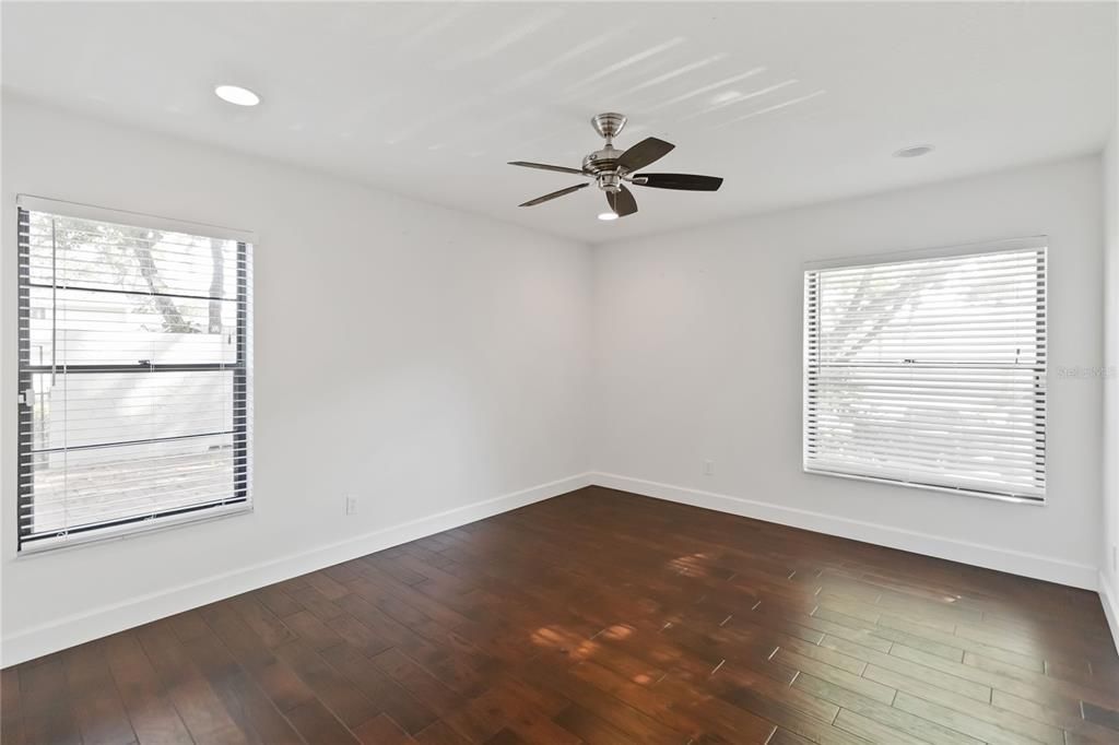 For Sale: $499,900 (3 beds, 2 baths, 1644 Square Feet)