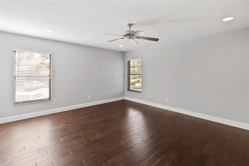 For Sale: $499,900 (3 beds, 2 baths, 1644 Square Feet)