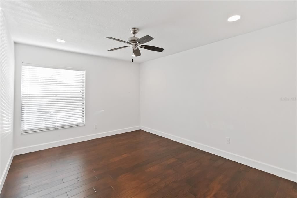 For Sale: $499,900 (3 beds, 2 baths, 1644 Square Feet)