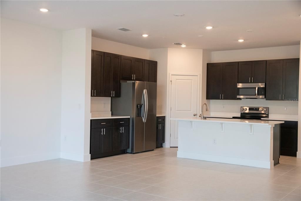 出租: $2,750 (3 贝兹, 2 浴室, 2295 平方英尺)