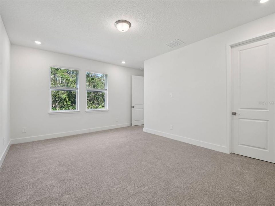 En Venta: $495,652 (5 camas, 3 baños, 3232 Pies cuadrados)