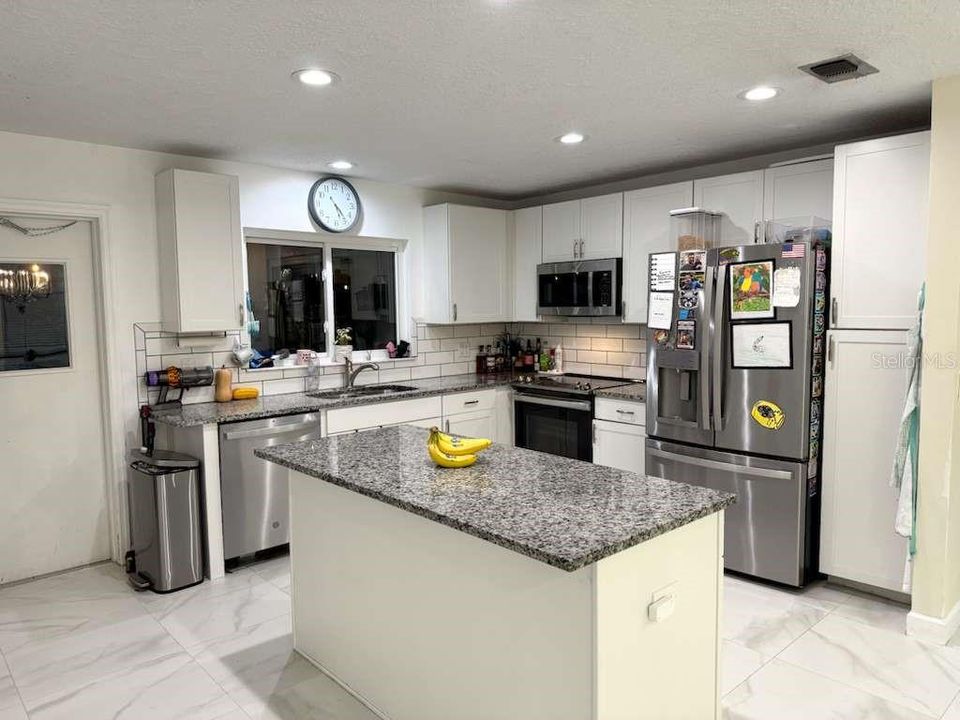 For Sale: $550,000 (4 beds, 2 baths, 1970 Square Feet)