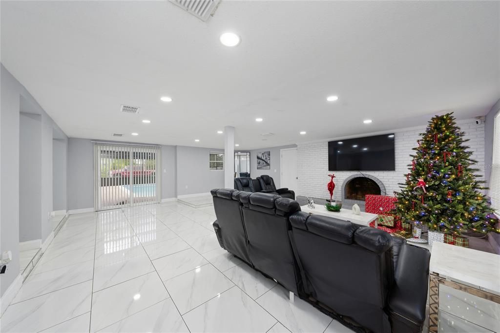 For Sale: $450,900 (3 beds, 2 baths, 1728 Square Feet)