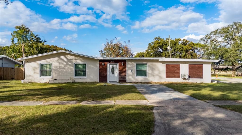 For Sale: $450,900 (3 beds, 2 baths, 1728 Square Feet)