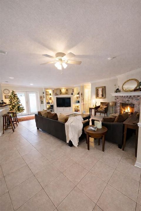 For Sale: $1,200,000 (3 beds, 2 baths, 1760 Square Feet)