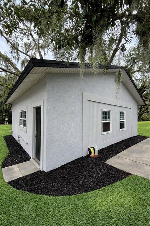 For Sale: $1,200,000 (3 beds, 2 baths, 1760 Square Feet)