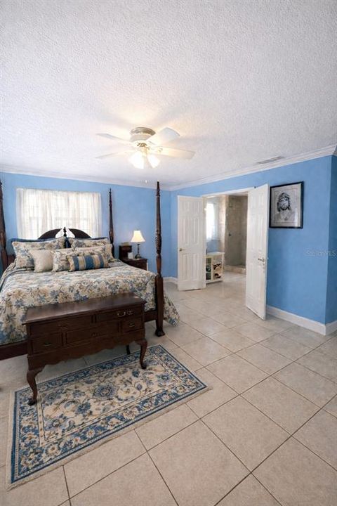 For Sale: $1,200,000 (3 beds, 2 baths, 1760 Square Feet)