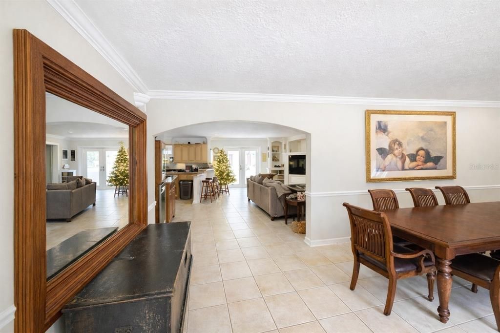 For Sale: $1,200,000 (3 beds, 2 baths, 1760 Square Feet)