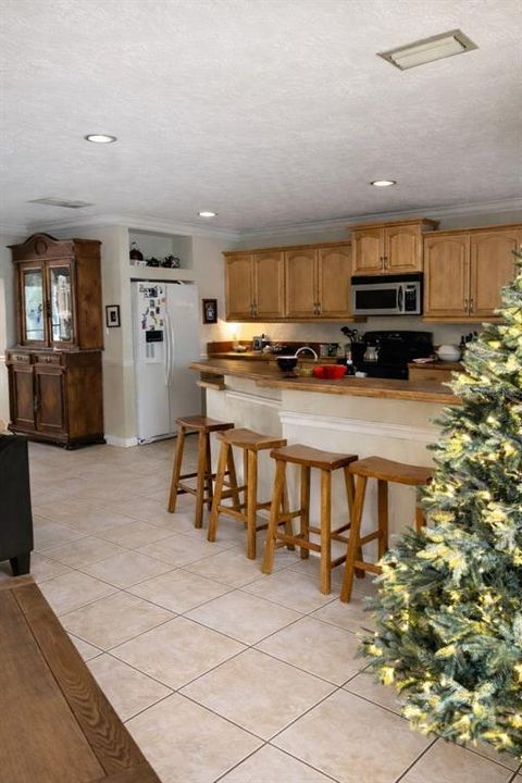 For Sale: $1,200,000 (3 beds, 2 baths, 1760 Square Feet)