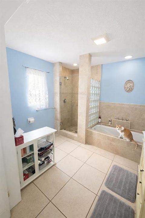 For Sale: $1,200,000 (3 beds, 2 baths, 1760 Square Feet)