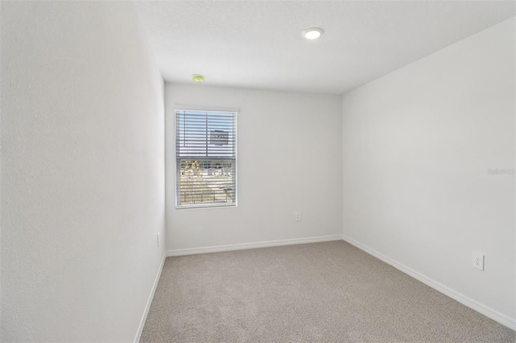 待售: $278,000 (2 贝兹, 2 浴室, 1566 平方英尺)