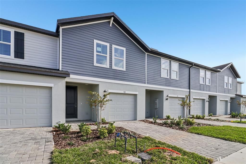 待售: $278,000 (2 贝兹, 2 浴室, 1566 平方英尺)