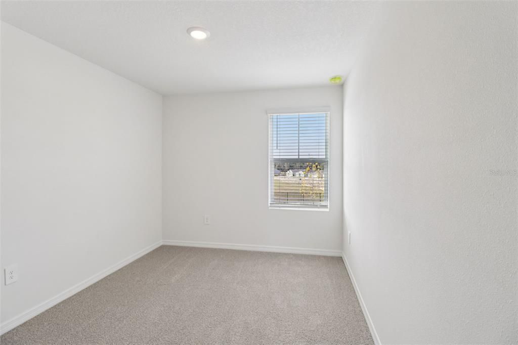 待售: $278,000 (2 贝兹, 2 浴室, 1566 平方英尺)