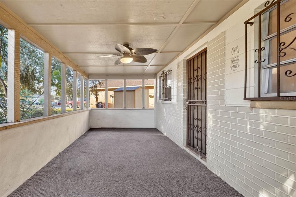 待售: $275,000 (2 贝兹, 1 浴室, 1368 平方英尺)