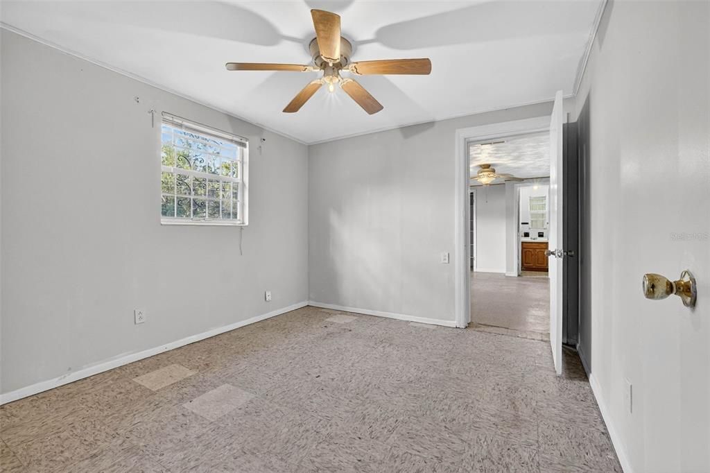 待售: $275,000 (2 贝兹, 1 浴室, 1368 平方英尺)