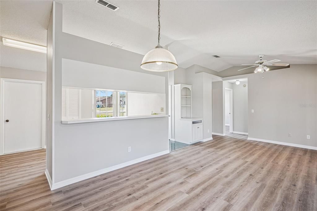 待售: $278,900 (3 贝兹, 2 浴室, 1038 平方英尺)