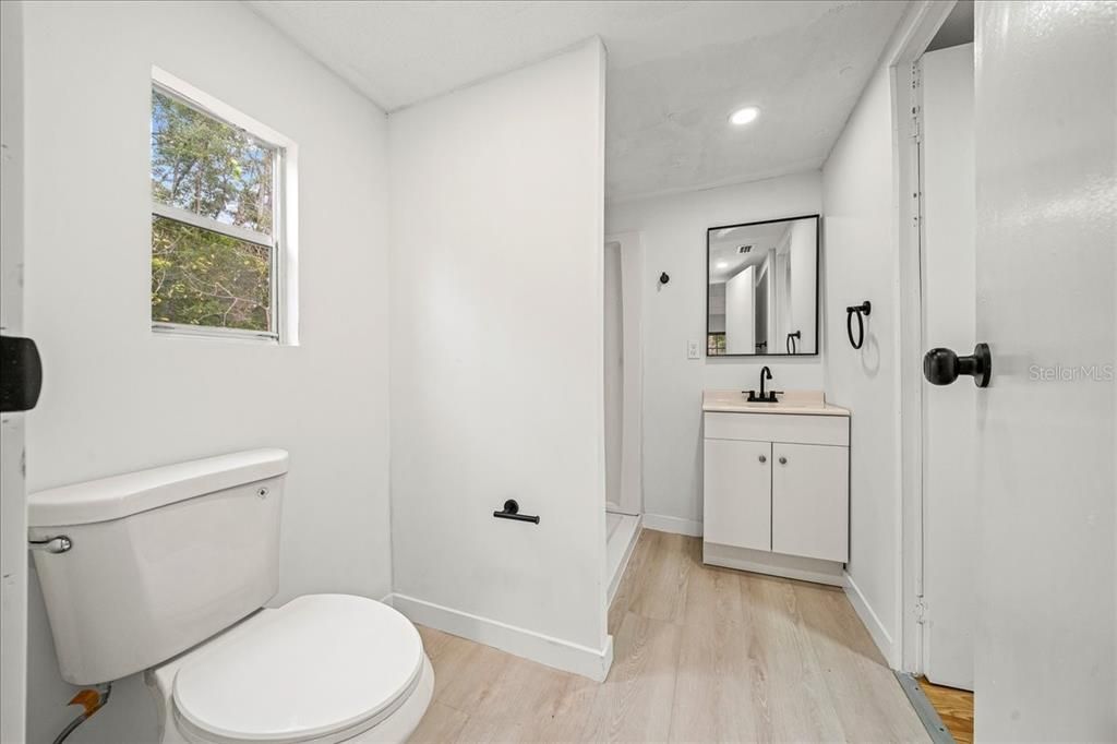 待售: $249,900 (3 贝兹, 1 浴室, 920 平方英尺)