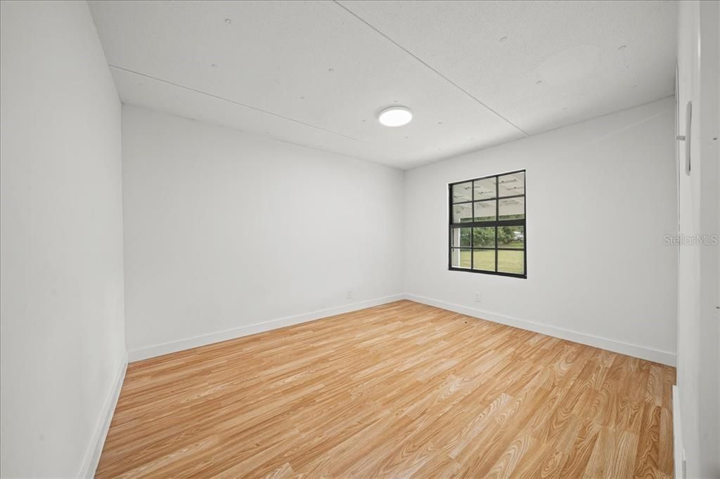 待售: $249,900 (3 贝兹, 1 浴室, 920 平方英尺)