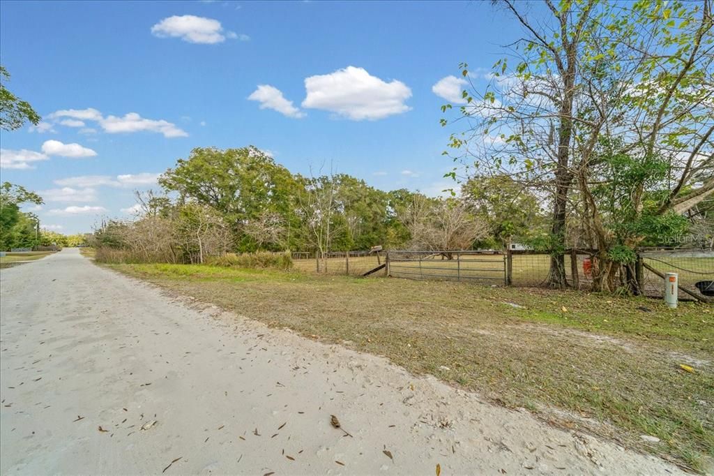 待售: $249,900 (3 贝兹, 1 浴室, 920 平方英尺)