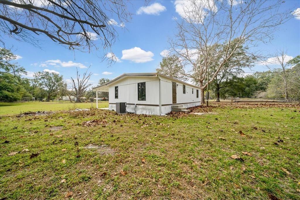 待售: $249,900 (3 贝兹, 1 浴室, 920 平方英尺)