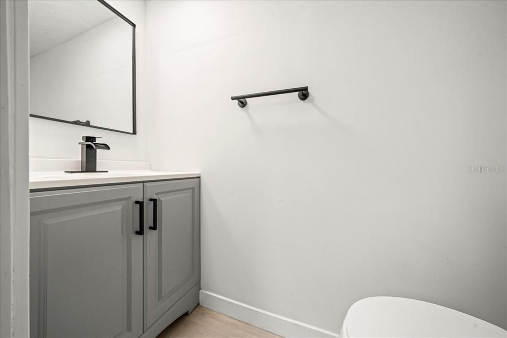 待售: $249,900 (3 贝兹, 1 浴室, 920 平方英尺)