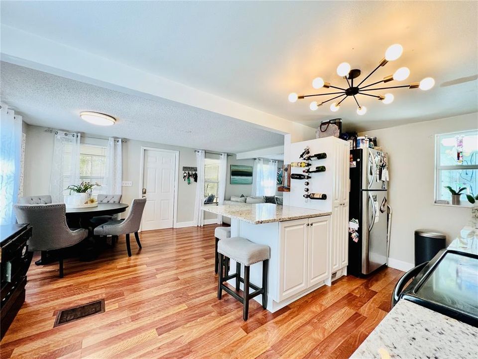 For Rent: $3,000 (3 beds, 2 baths, 1059 Square Feet)