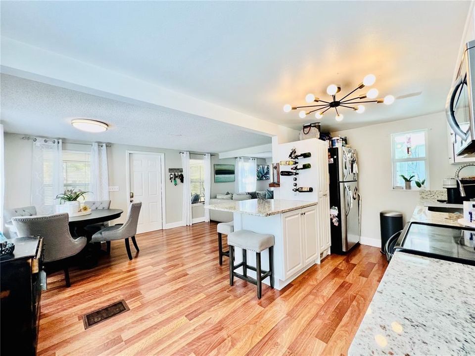 For Rent: $3,000 (3 beds, 2 baths, 1059 Square Feet)