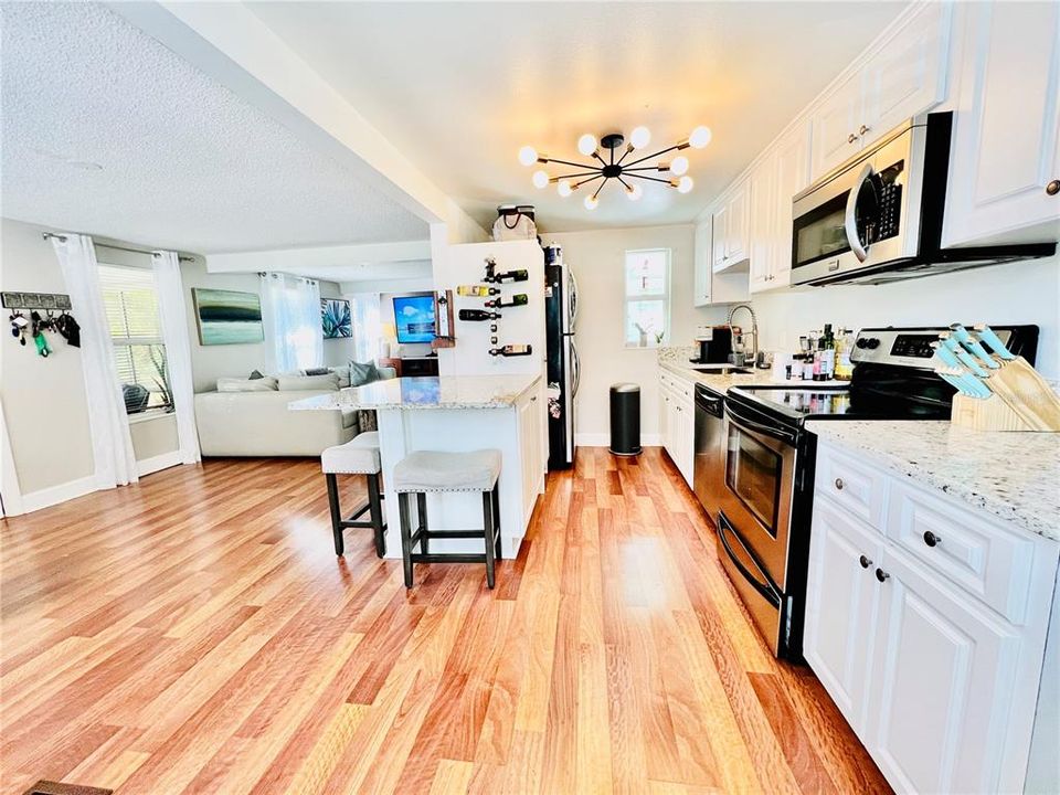 For Rent: $3,000 (3 beds, 2 baths, 1059 Square Feet)