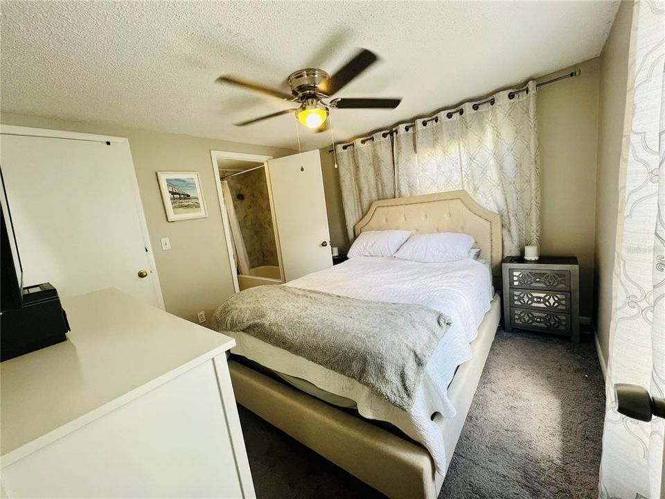 For Rent: $3,000 (3 beds, 2 baths, 1059 Square Feet)