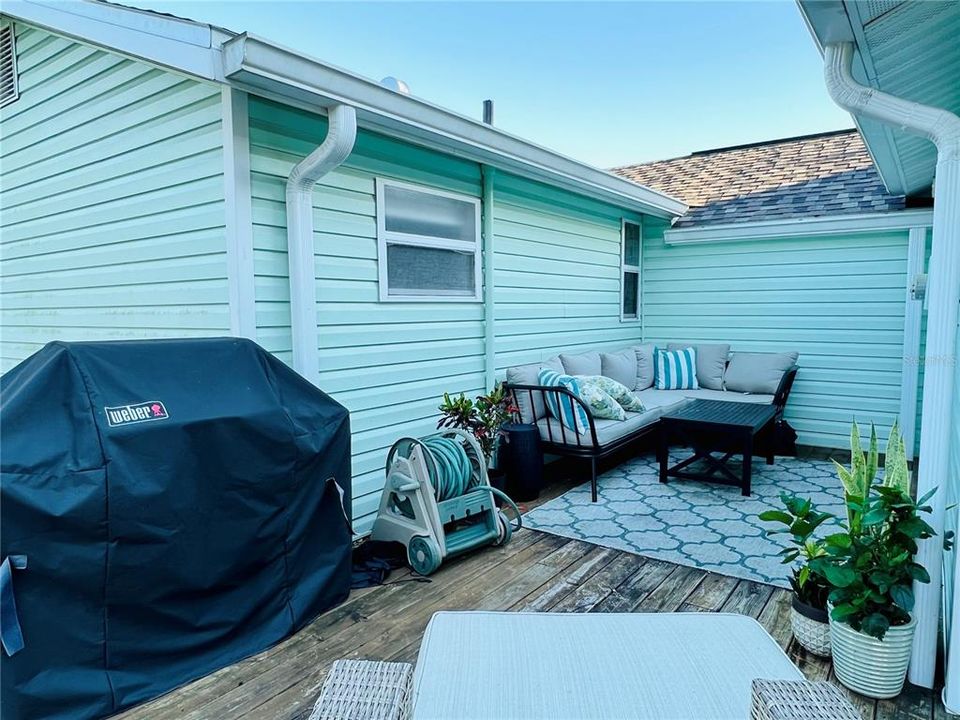 For Rent: $3,000 (3 beds, 2 baths, 1059 Square Feet)