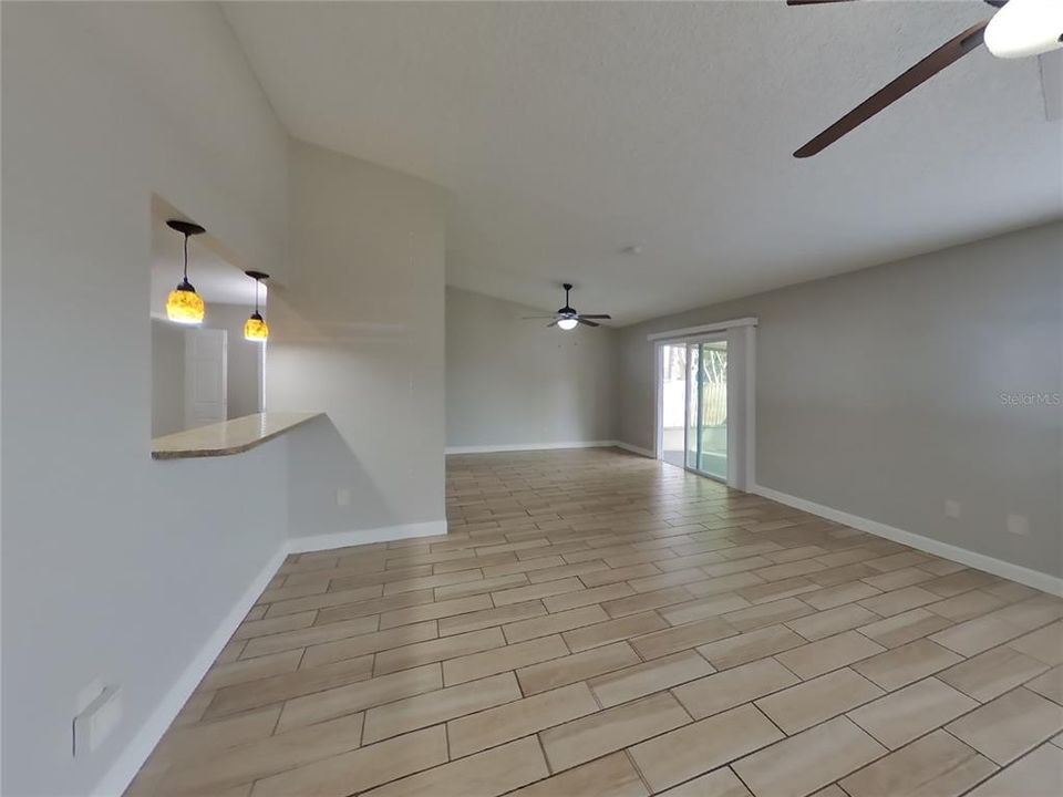 For Rent: $1,999 (3 beds, 2 baths, 1385 Square Feet)