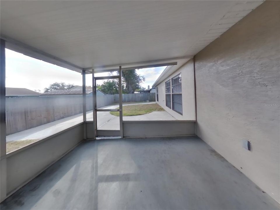 For Rent: $1,999 (3 beds, 2 baths, 1385 Square Feet)